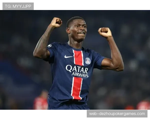 巴黎圣日耳曼1-0小胜尼斯,领先优势扩大至12分 巴黎圣日耳曼1-0小胜尼斯,领先优势扩大至12分